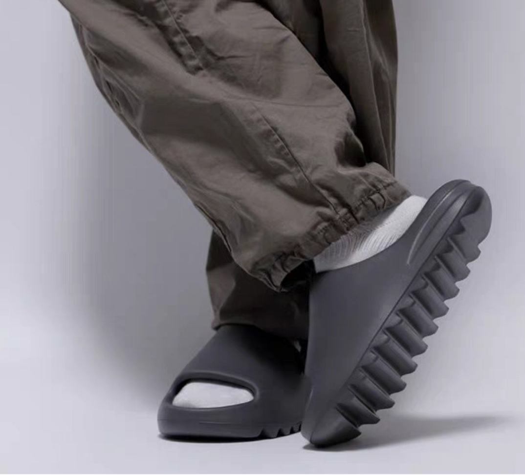 Men Shoes On - รองเท้าแตะลำลองสำหรับฤดูร้อน รองเท้าผู้หญิง รองเท้าผู้ชาย รองเท้าชายหาด พื้นนุ่ม สไลด์