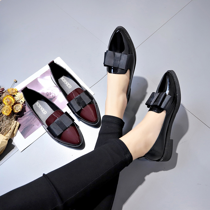 รองเท้าส้นเตี้ยหนังแก้วสีดำ/สี - Dress Shoe Pointed บทวิจารณ์และราคา