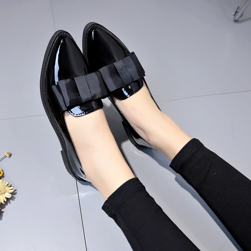รองเท้าส้นเตี้ยหนังแก้วสีดำ/สี - Dress Shoe Pointed บทวิจารณ์และราคา