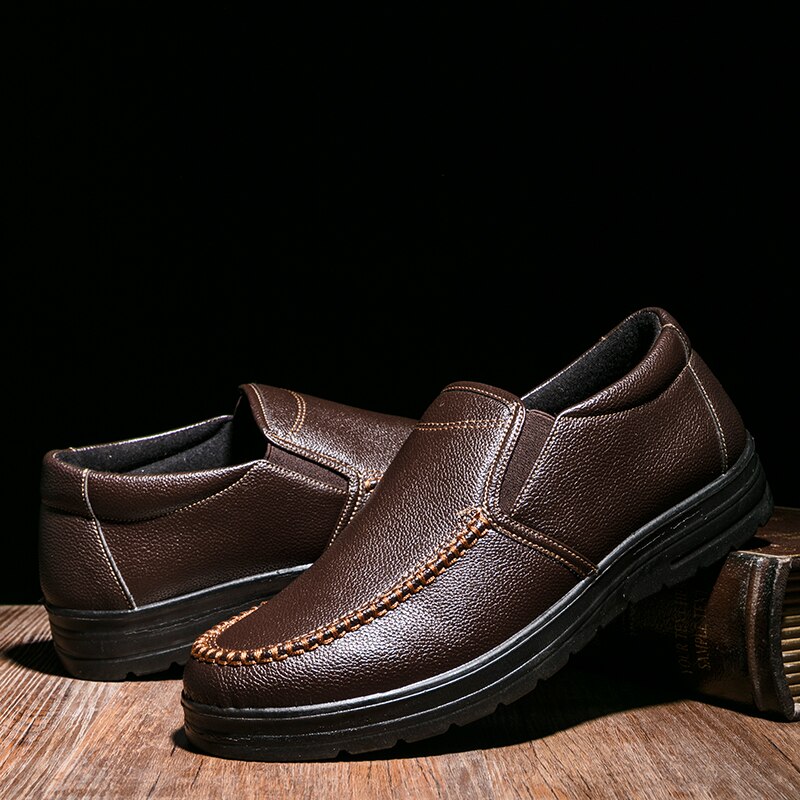 ผู้ชายหนังสบายๆรองเท้ากลางแจ้ง - Men Shoes Louboutin บทวิจารณ์และราคา